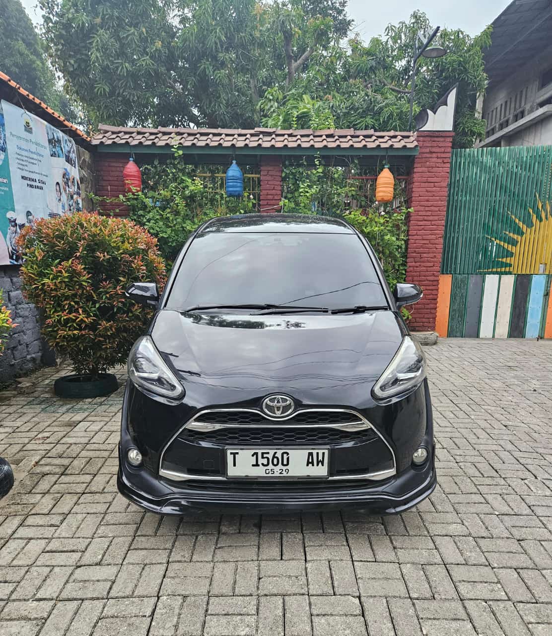 Sienta Q - Gambar 1
