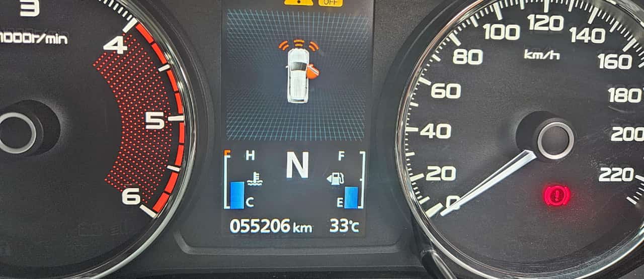 M. Pajero Dakar 4X2 - Gambar 14