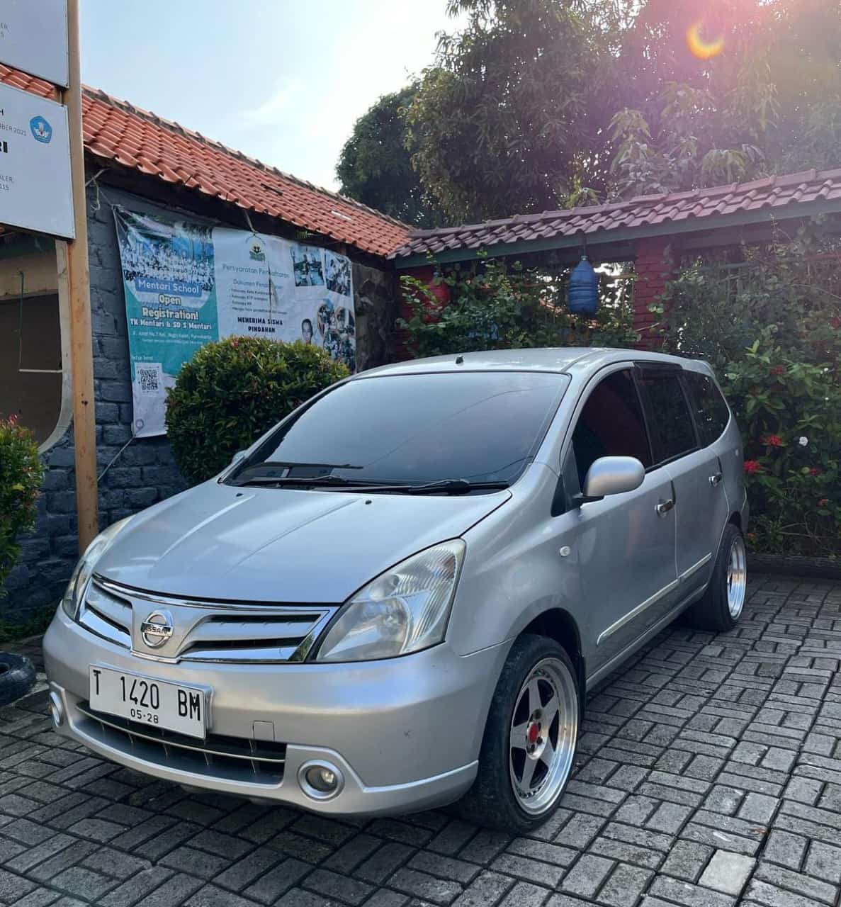 Grand Livina XV Manual - Gambar 2