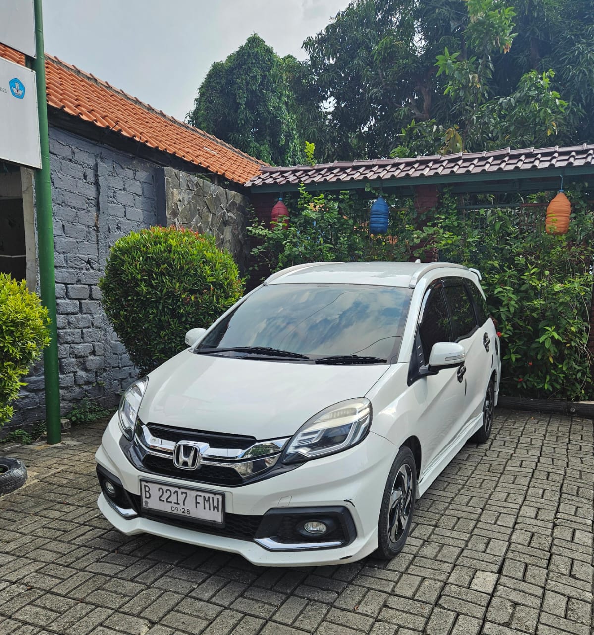 Mobilio RS - Gambar 2